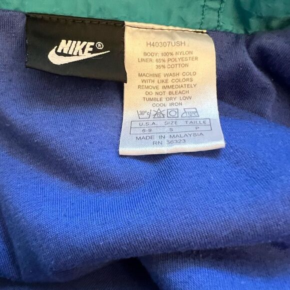 Women’s vintage 90’s Nike nylon jacket. Size Small. - Picture 8 of 12